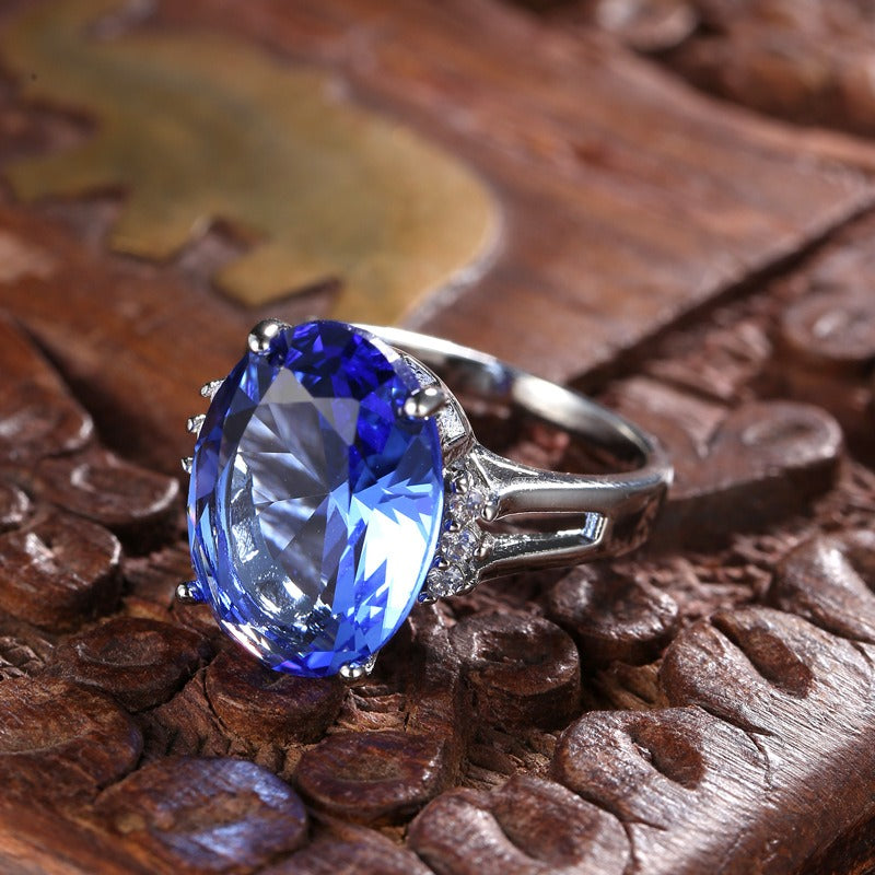 Bague vintage en argent avec cristal bleu