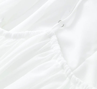 Mio™ | Robe mini élégante dos nu