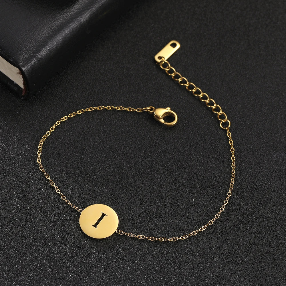 Amara™ | Bracelet initiales en acier inoxydable