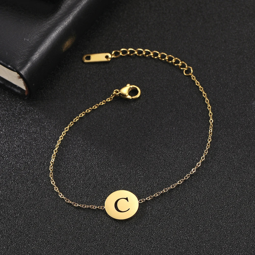 Amara™ | Bracelet initiales en acier inoxydable