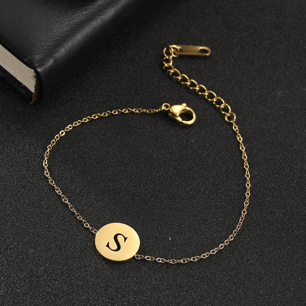 Amara™ | Bracelet initiales en acier inoxydable