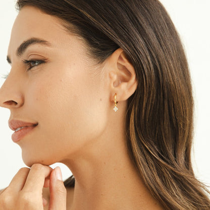Aria™ | Boucles d’oreilles pendantes trèfle élégant