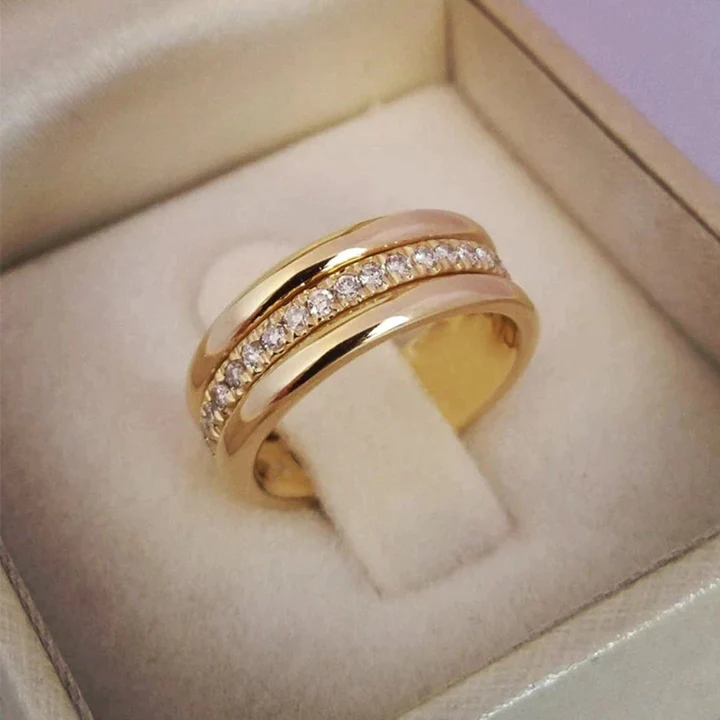 Sara - Bague Incrustée de Zirconium Vintage