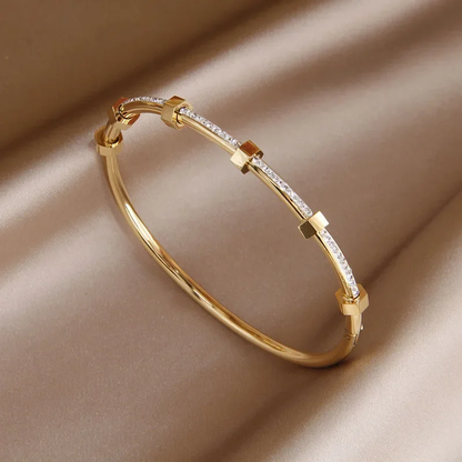 Dominique - Bracelet doré brillant avec couverture en Moissanite